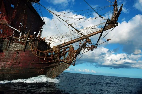 crociera-in-barca-sul-galeone-pirata1