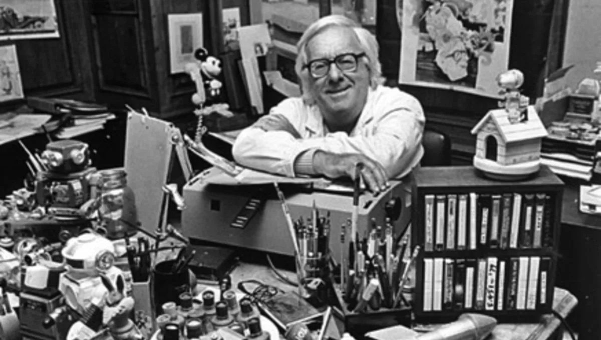 ray_bradbury_writing_0
