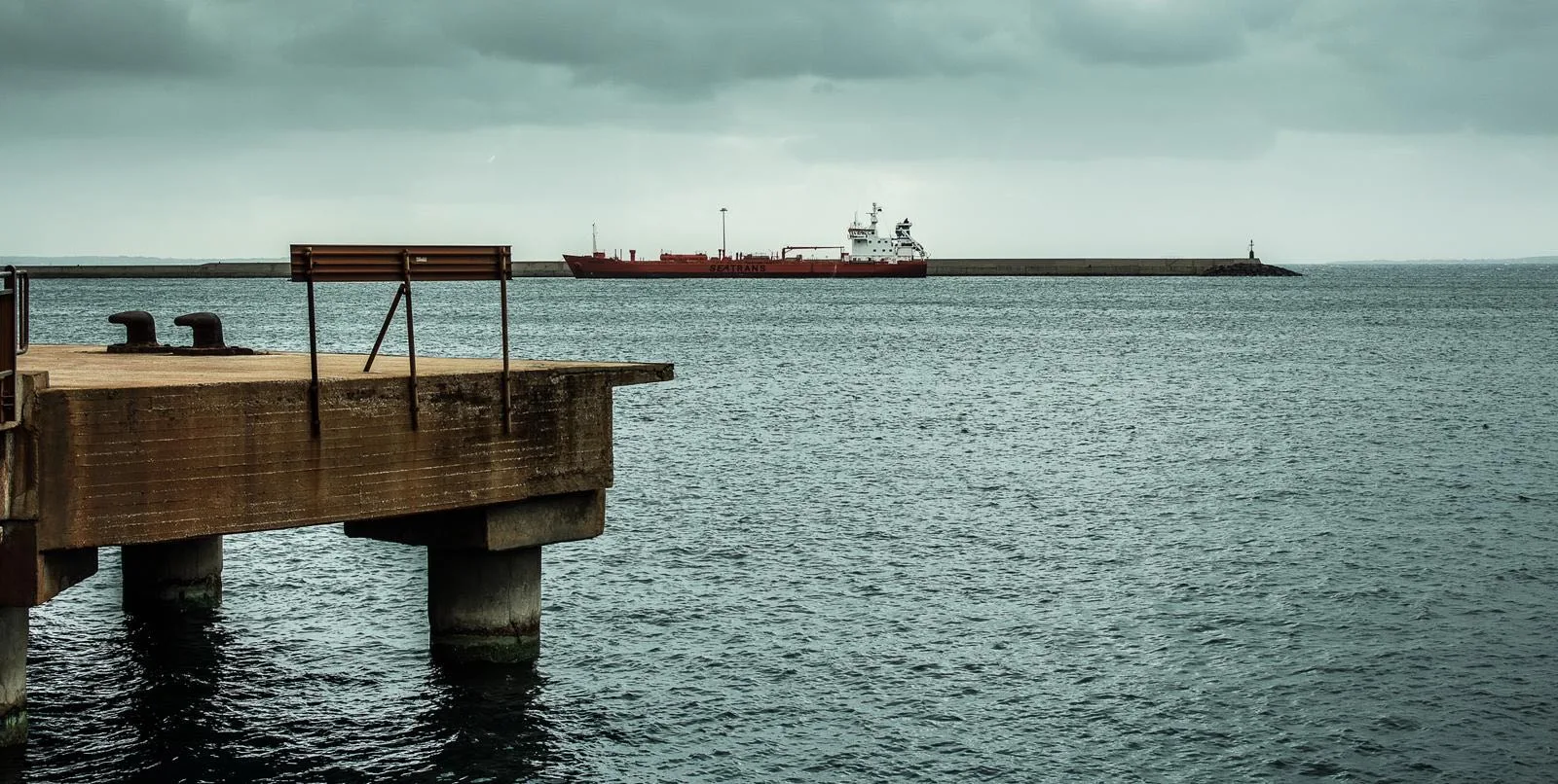 Molo del porto di Portovesme