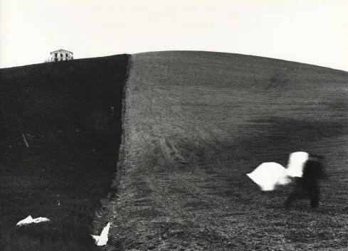 Mario Giacomelli, Metamorfosi della terra, anni '70, Courtesy Archivio Mario Giacomelli © Rita Giacomelli